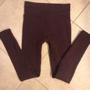 Maternity leggings. Maroon